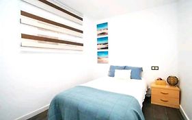 Stylish & Fully Furnished 3 Bedrooms Flat -4 Min Walk To Beautiful Beach